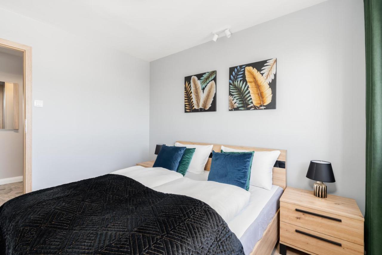 Stylish Apartment Near Wroclavia For 4 Guests By Noclegi Renters วรอตซวาฟ ภายนอก รูปภาพ